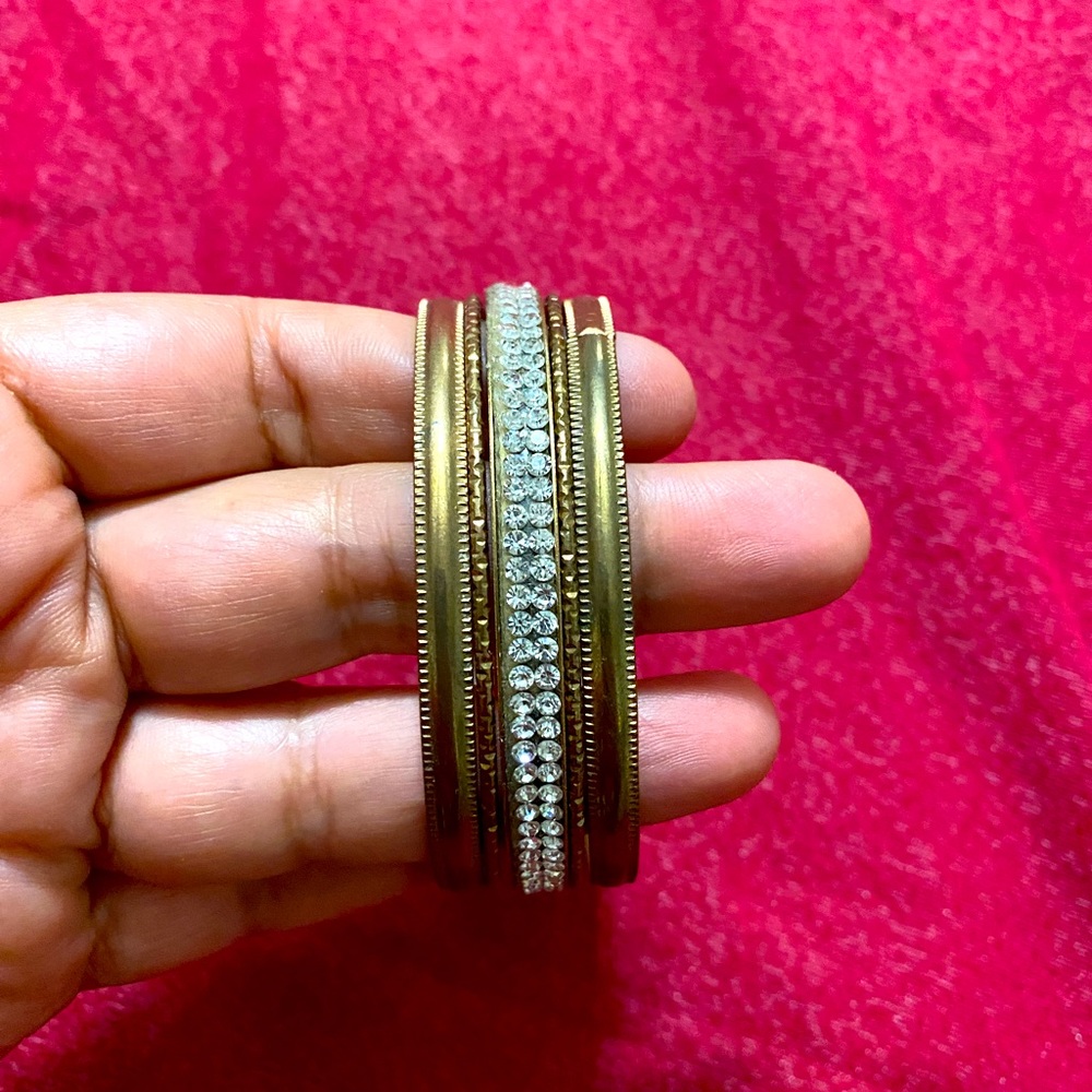Jewelry - Picture 2 of 3
